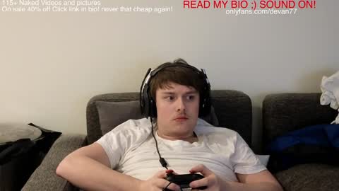 Snapshot of devantheplug chatting on December 16, 2024, 12:06 pm Devan online show from December 16, 2024, 12:06 pm