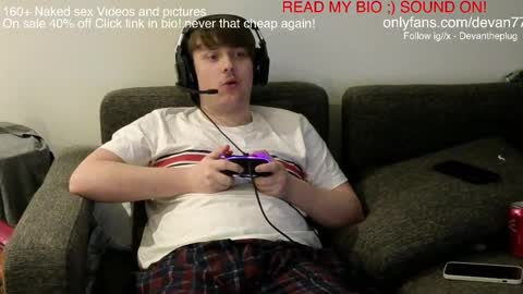 Snapshot of devantheplug chatting on March 9, 2025, 10:41 am Devan online show from March 9, 2025, 10:41 am