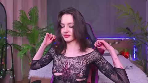 devilinee online show from March 5, 2025, 10:11 am