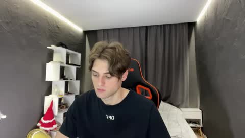 devilnut1 online show from November 22, 2025, 6:23 am