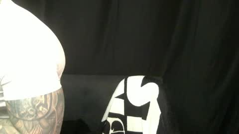 Snapshot of devilwithtats chatting on April 27, 2026, 9:51 am Lucian online show from April 27, 2026, 9:51 am