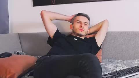 devin_ho online show from December 22, 2025, 8:06 pm