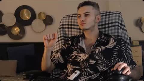 devin_ho online show from January 13, 2026, 12:43 pm