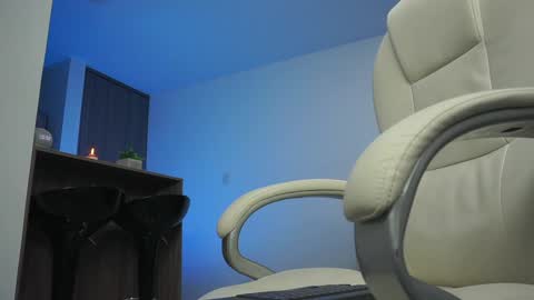 Devin Hunter online show from December 14, 2024, 3:51 am