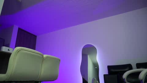 Devin Hunter online show from January 24, 2025, 3:22 am