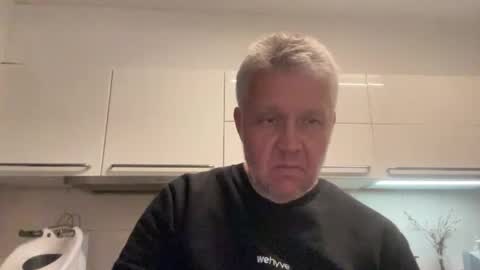 Devon online show from October 5, 2025, 10:51 pm