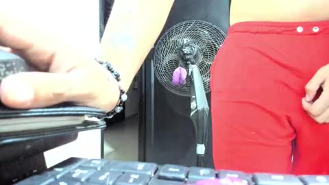 Snapshot of dewolk chatting on February 8, 2026, 8:51 am thumb up me please its important online show from February 8, 2026, 8:51 am