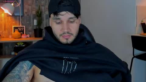 JULIAN online show from April 26, 2026, 11:13 pm