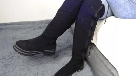 Deysha online show from September 10, 2025, 2:39 pm