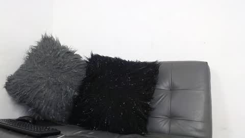 Deysha online show from April 17, 2026, 3:59 pm