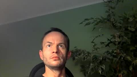 dezibel83 online show from December 8, 2024, 10:47 pm