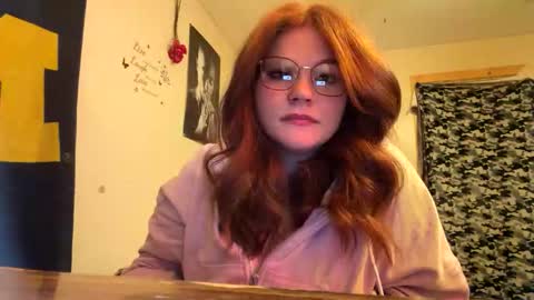 Snapshot of dezzydez354 chatting on February 22, 2026, 1:07 am dezzydez354 online show from February 22, 2026, 1:07 am