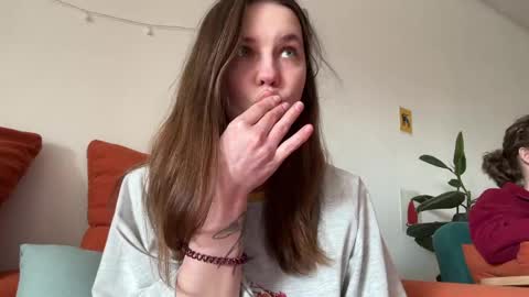 Snapshot of di_n_alex chatting on April 25, 2026, 1:41 pm Di Alex online show from April 25, 2026, 1:41 pm