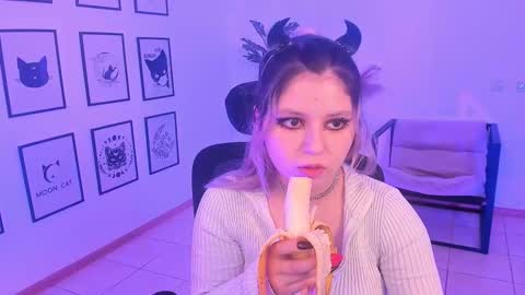 Snapshot of diaangell chatting on February 1, 2025, 11:06 pm Dia online show from February 1, 2025, 11:06 pm