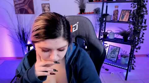 Snapshot of diaangell chatting on March 1, 2025, 11:47 pm Dia online show from March 1, 2025, 11:47 pm