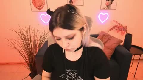 Snapshot of diaangell chatting on March 2, 2025, 10:05 pm Dia online show from March 2, 2025, 10:05 pm