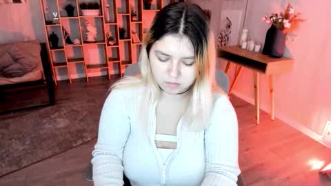 Snapshot of diaangell chatting on November 7, 2025, 6:41 pm Dia online show from November 7, 2025, 6:41 pm