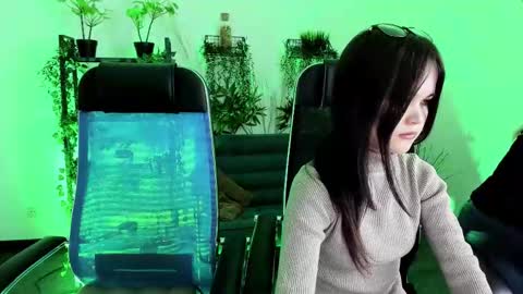 Snapshot of diaangell chatting on November 21, 2025, 8:51 pm Dia online show from November 21, 2025, 8:51 pm