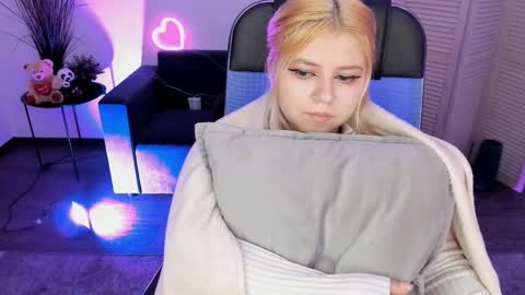 Snapshot of diaangell chatting on November 22, 2025, 11:59 pm Dia online show from November 22, 2025, 11:59 pm