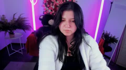 Dia online show from June 9, 2026, 7:36 pm