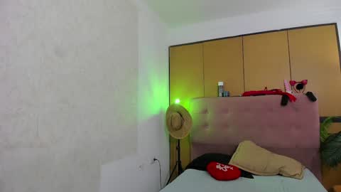 Snapshot of diabla_sexyboobs chatting on December 31, 2024, 3:01 am D I A B L A online show from December 31, 2024, 3:01 am