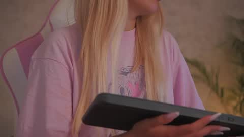 Thea online show from June 7, 2026, 9:35 am