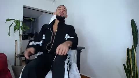 MaSSimo online show from September 17, 2025, 1:51 am