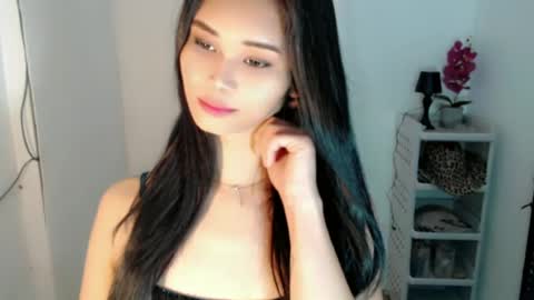 diamond_temptress online show from June 12, 2026, 10:36 am
