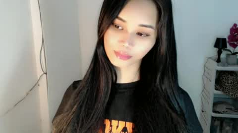 diamond_temptress online show from June 15, 2026, 8:38 am