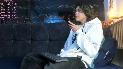 diamond_twink online show from November 4, 2025, 4:00 am