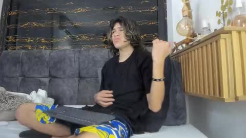 diamond_twink online show from February 13, 2026, 2:02 pm