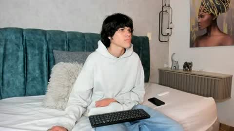 diamond_twink online show from June 22, 2026, 1:52 pm