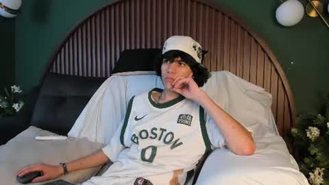 diamond_twink online show from July 25, 2026, 5:27 am