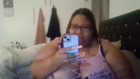 Snapshot of diamondbbwqueen chatting on April 13, 2026, 9:59 am diamondbbwqueen online show from April 13, 2026, 9:59 am