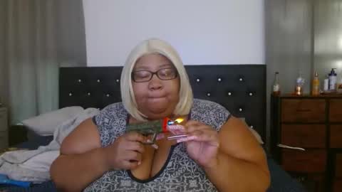 Snapshot of diamondbbwqueen chatting on April 26, 2026, 9:56 pm diamondbbwqueen online show from April 26, 2026, 9:56 pm
