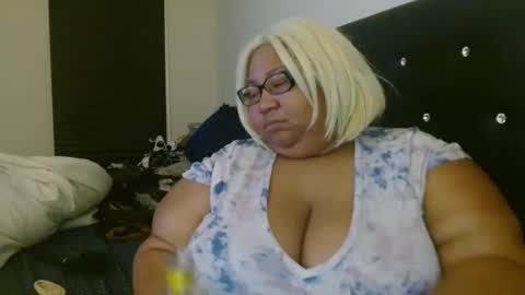 Snapshot of diamondbbwqueen chatting on May 9, 2026, 2:06 am diamondbbwqueen online show from May 9, 2026, 2:06 am