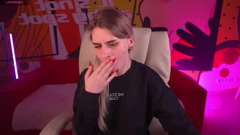 DiamondNina online show from March 10, 2026, 8:14 pm