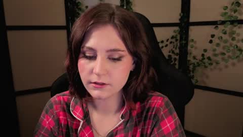 Snapshot of diana_floweri chatting on April 1, 2026, 11:33 am Diana online show from April 1, 2026, 11:33 am