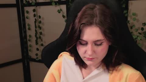 Snapshot of diana_floweri chatting on April 3, 2026, 1:42 pm Diana online show from April 3, 2026, 1:42 pm