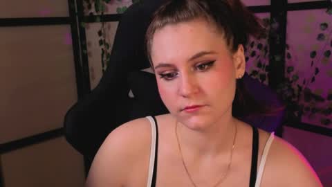 Snapshot of diana_floweri chatting on April 24, 2026, 10:18 am Diana online show from April 24, 2026, 10:18 am
