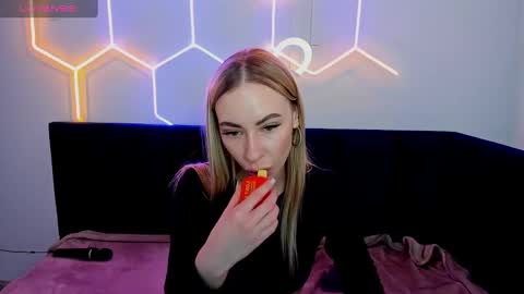 Diana  online show from February 8, 2025, 8:42 am