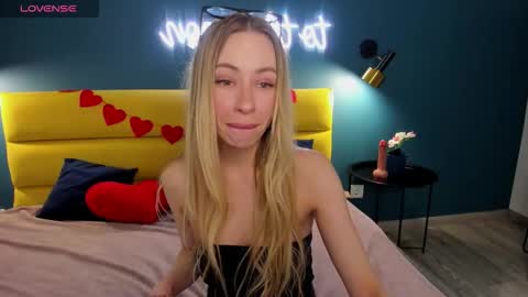 Diana  online show from February 13, 2026, 9:27 am