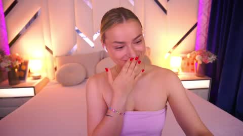 diana_nova online show from June 8, 2026, 6:25 am