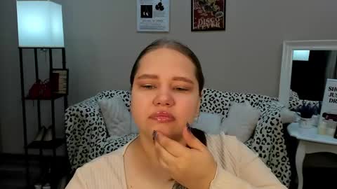 Diana online show from May 17, 2026, 5:31 pm