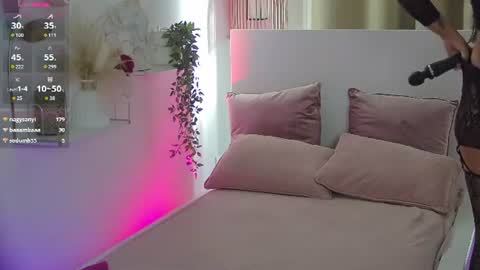dianamoonnnn online show from July 28, 2026, 4:39 pm
