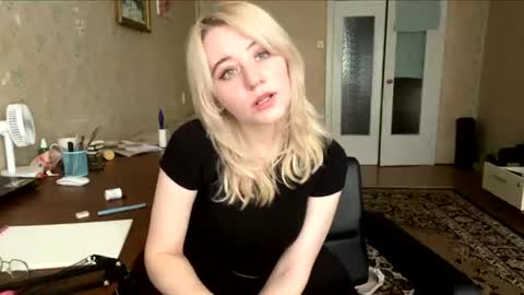 Snapshot of dianaoehler chatting on June 15, 2026, 8:05 am Diana online show from June 15, 2026, 8:05 am