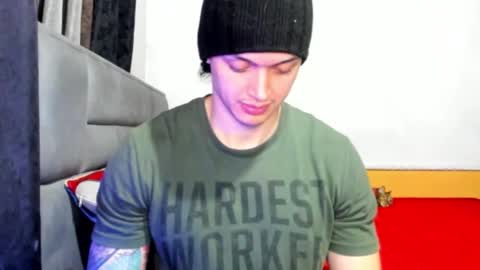 jhon online show from February 1, 2025, 2:37 am