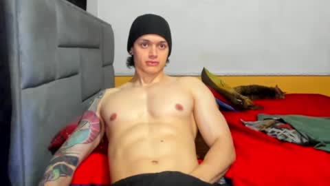 jhon online show from February 8, 2025, 2:47 am