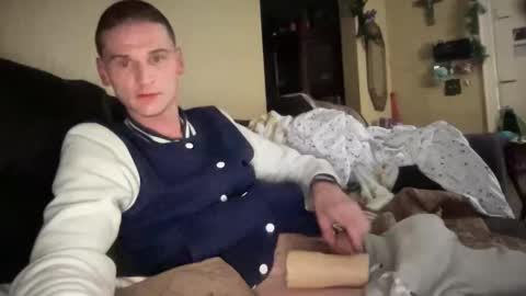 DickABitchDown  Alexys real spanishmami online show from December 4, 2025, 8:45 am