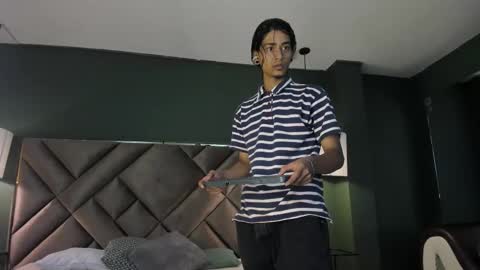 dickie_dicking online show from November 12, 2025, 9:47 pm